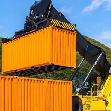 Manutenção Transmissão de Reach Stacker em Fraiburgo