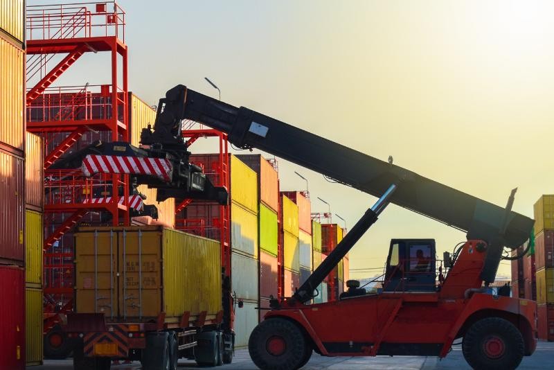Manutenção Conversor de Torque Reach Stacker